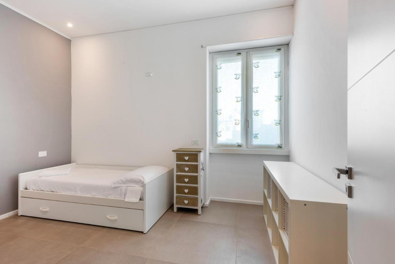 Appartement Easylife - Wonderful Penthouse With Terrace A Few Steps From The Duomo à Milan Extérieur photo