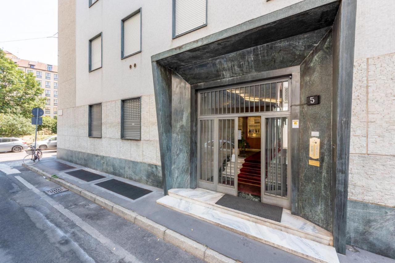 Appartement Easylife - Wonderful Penthouse With Terrace A Few Steps From The Duomo à Milan Extérieur photo