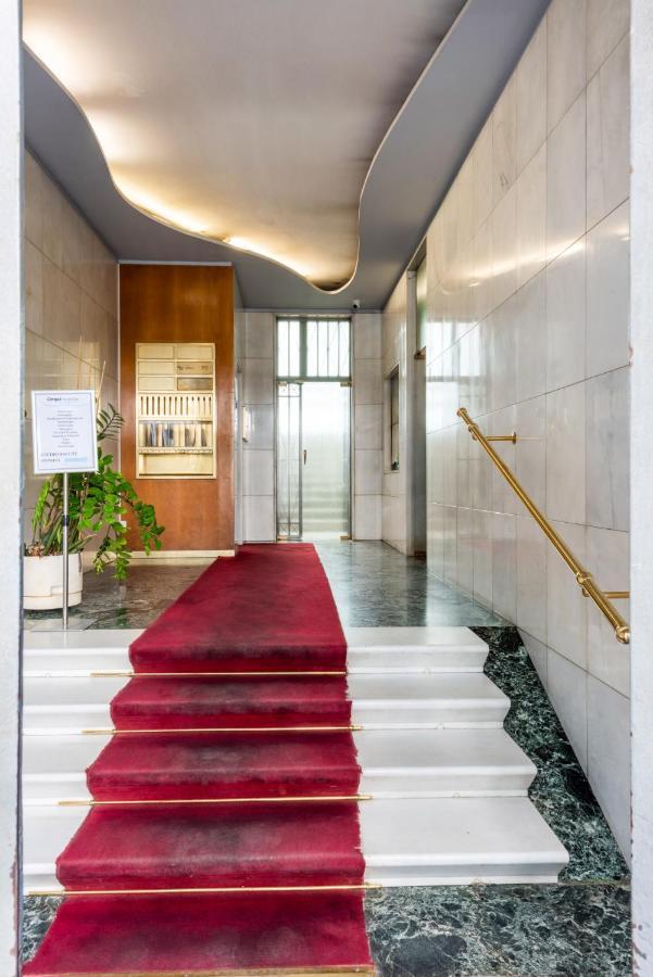 Appartement Easylife - Wonderful Penthouse With Terrace A Few Steps From The Duomo à Milan Extérieur photo
